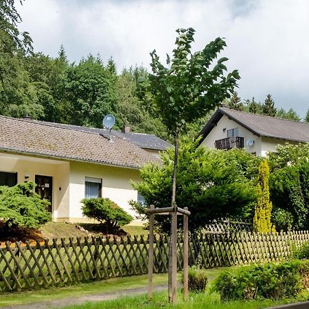 Idyllic Bungalow In Feusdorf With Forest View エクステリア 写真