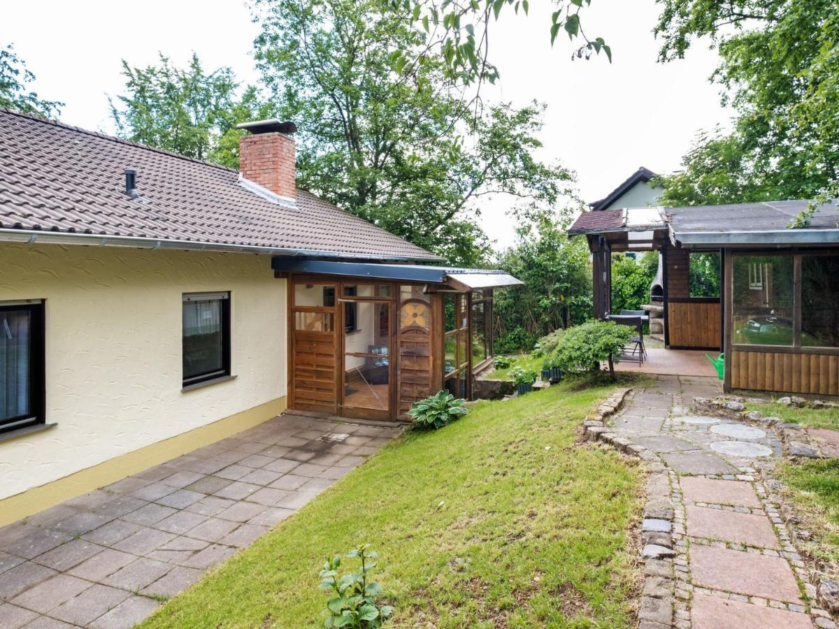 Idyllic Bungalow In Feusdorf With Forest View 部屋 写真