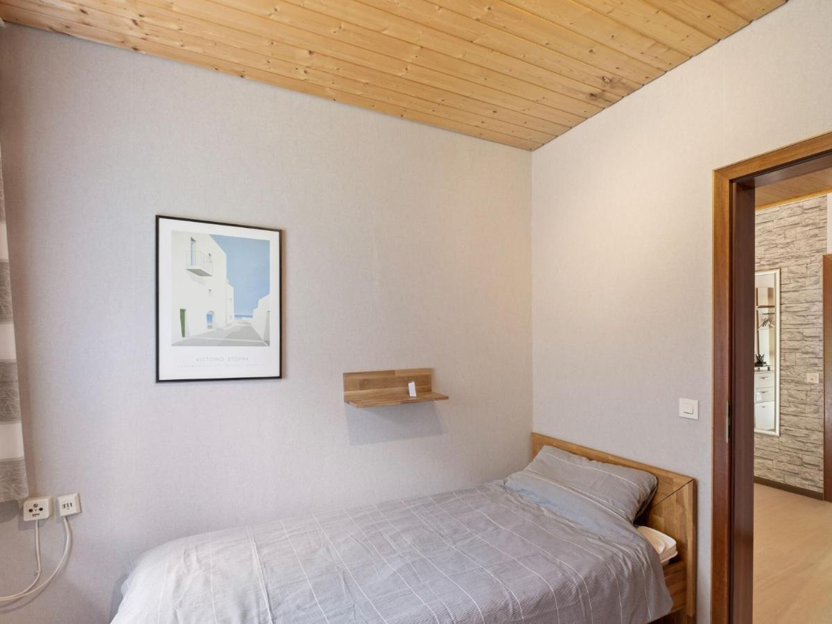 Idyllic Bungalow In Feusdorf With Forest View エクステリア 写真