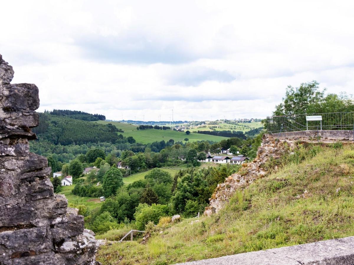 Idyllic Bungalow In Feusdorf With Forest View エクステリア 写真
