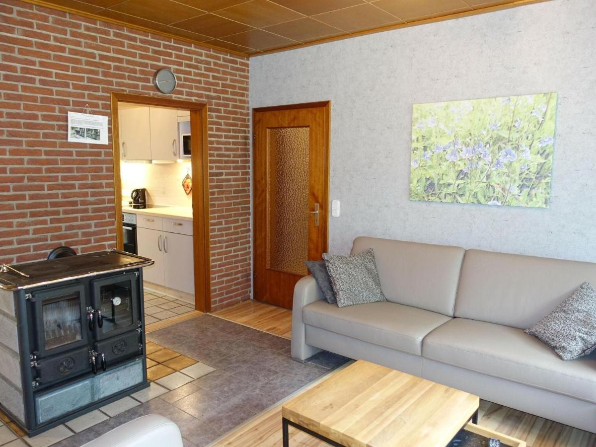 Idyllic Bungalow In Feusdorf With Forest View エクステリア 写真